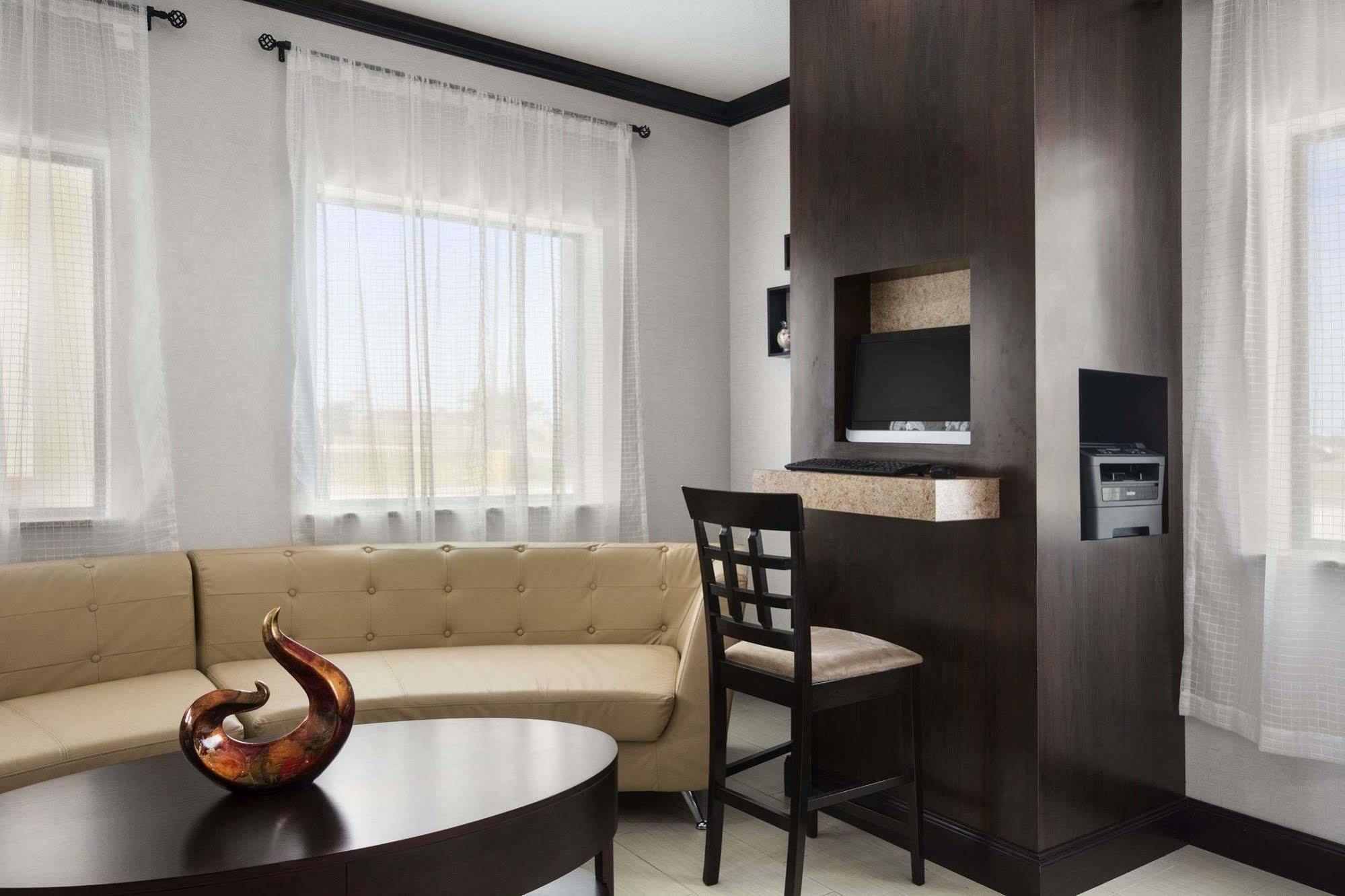 Days Inn Pearsall Buitenkant foto